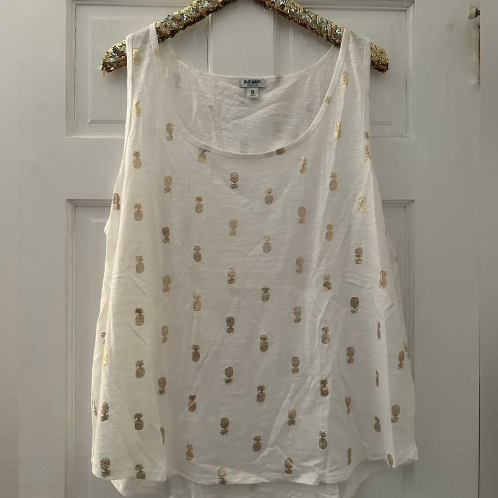 Old Navy White Tank Top with Gold Pineapple Print Size XXL